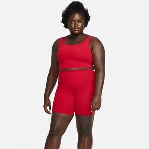 Nike yoga luxe women’s infinalon cropped tank